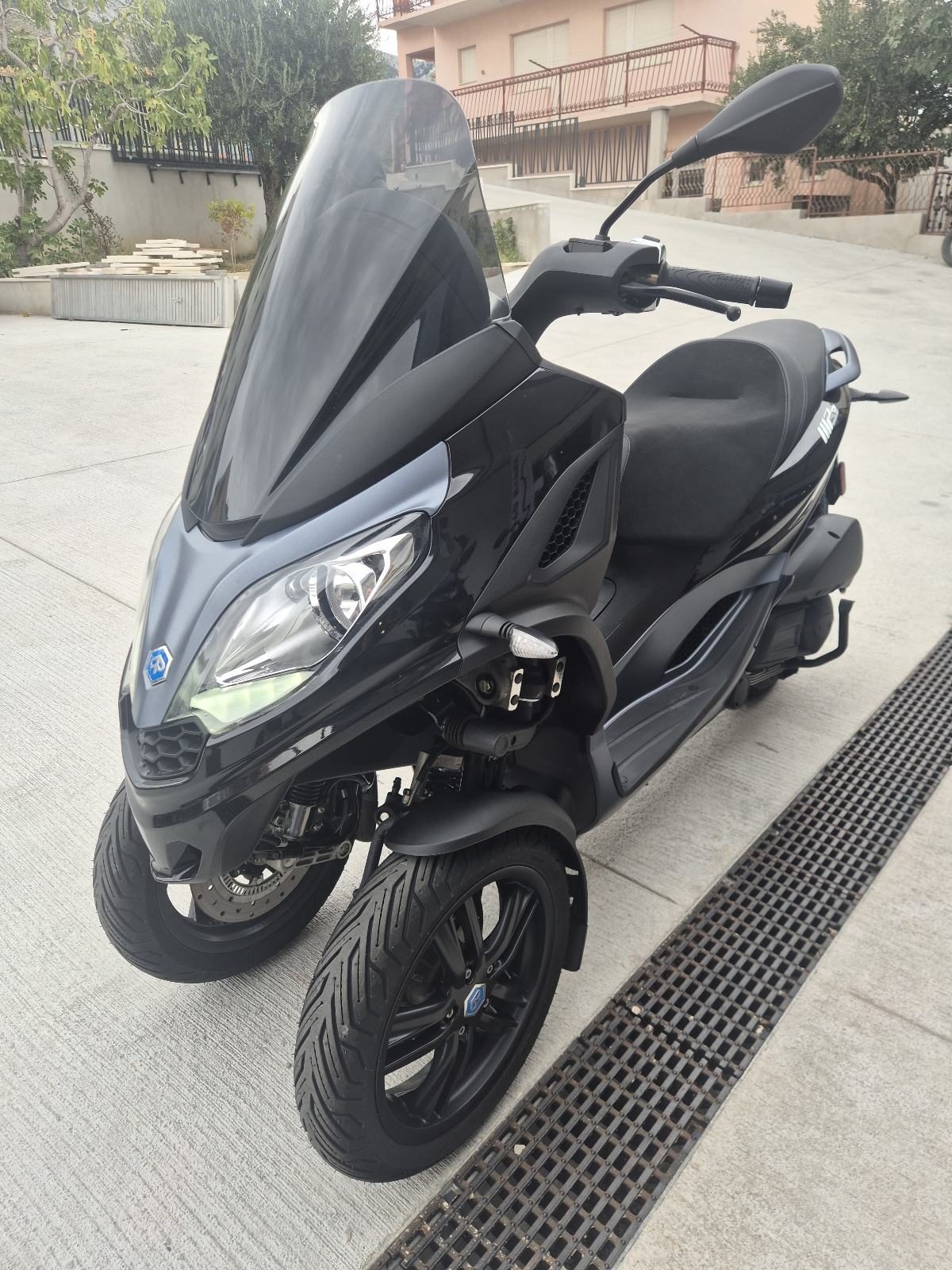 2023 Piaggio MP3 300 — fotografija 12