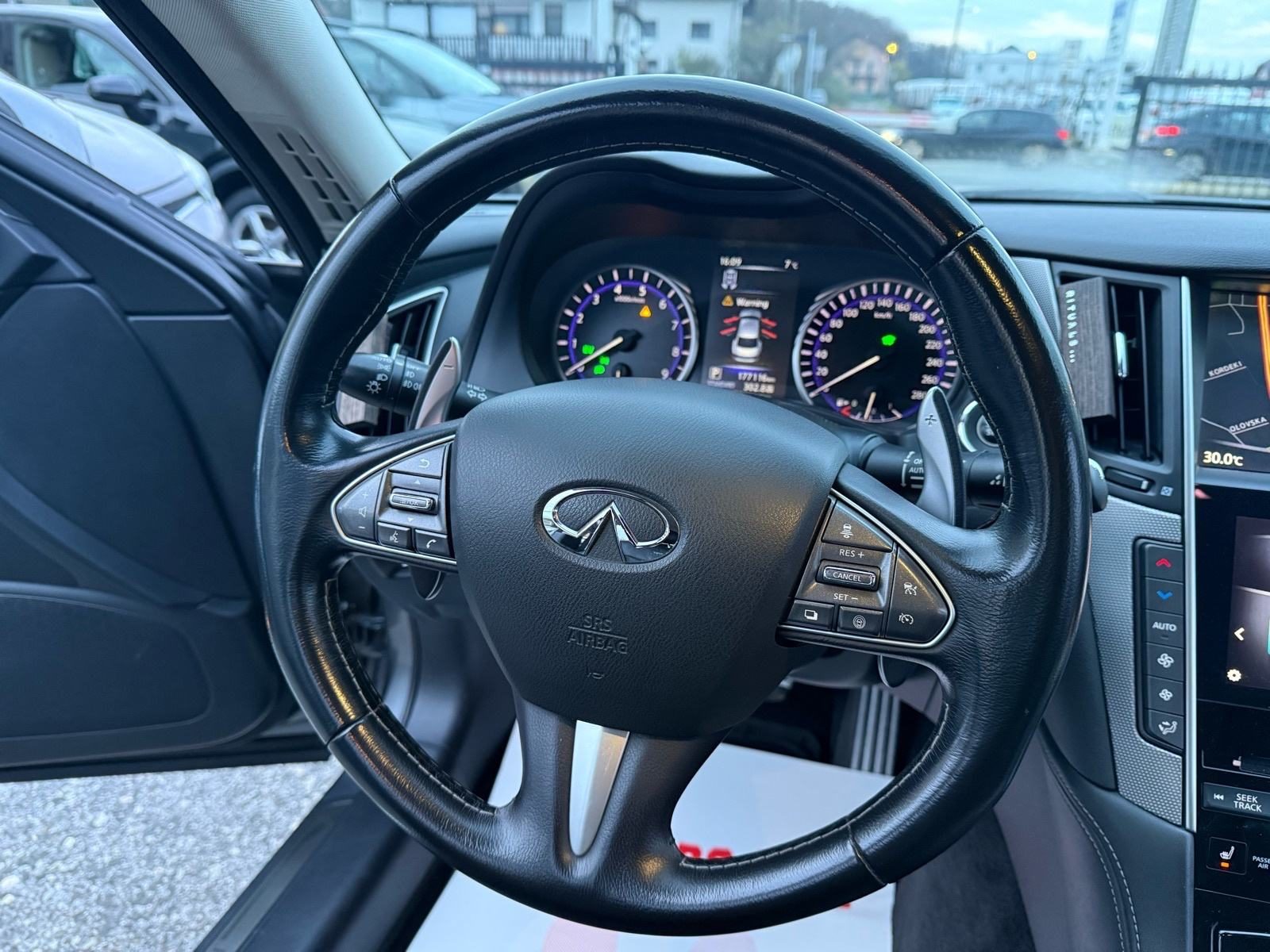 2014 Infiniti Q50 — fotografija 16