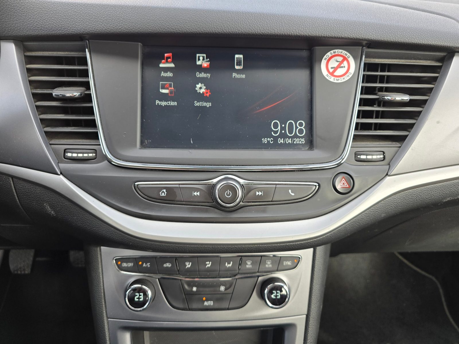 2019 Opel Astra — fotografija 15