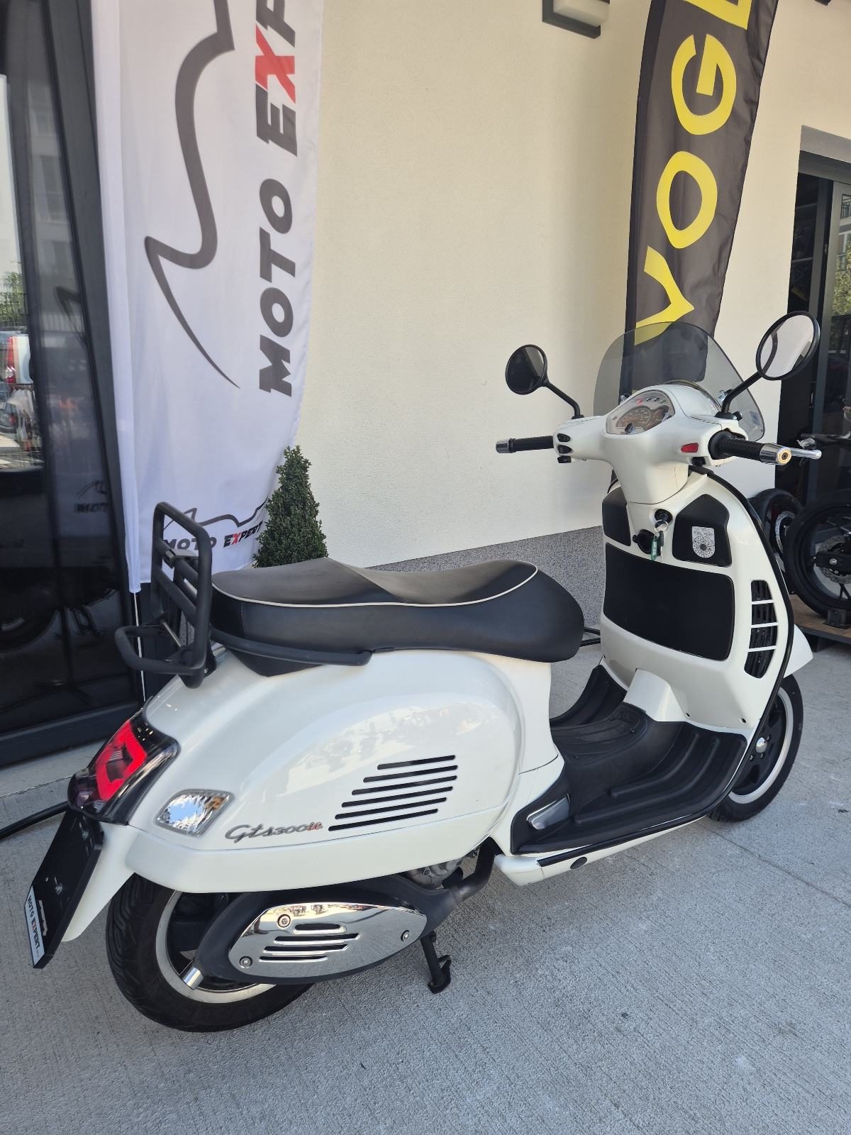 2011 Piaggio Vespa 300 — fotografija 4