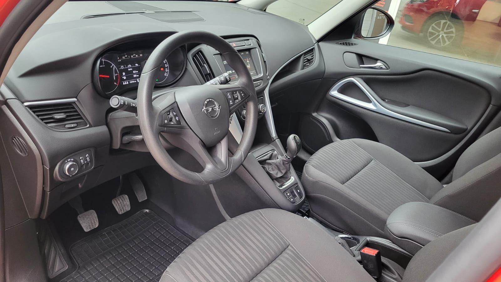 2018 Opel Zafira — fotografija 16