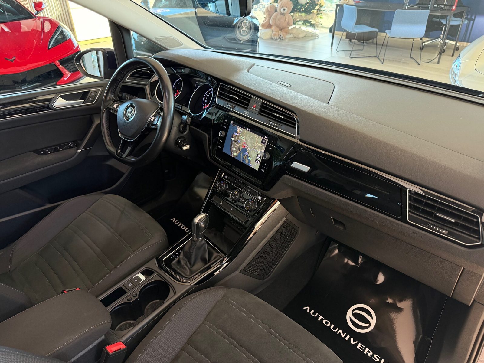 2019 Volkswagen Touran — fotografija 18