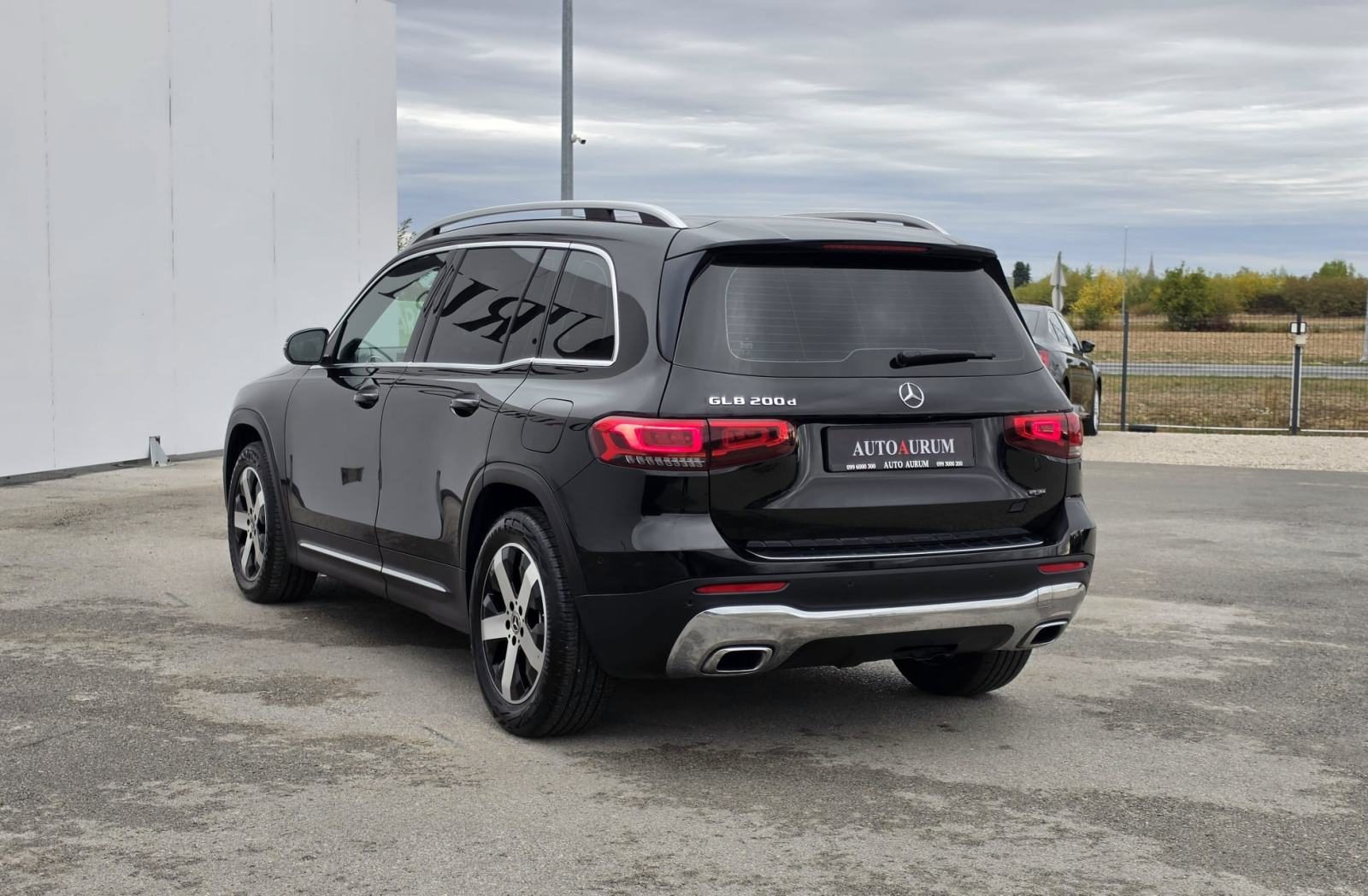2021 Mercedes-Benz GLB — fotografija 3