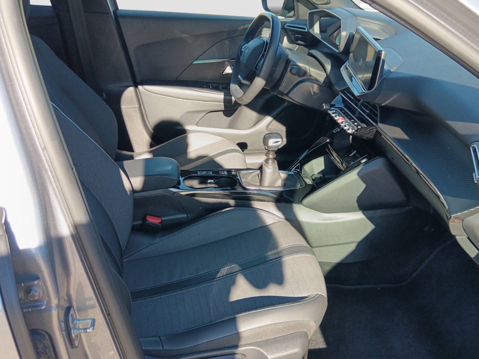 2023 Peugeot 2008 — fotografija 13