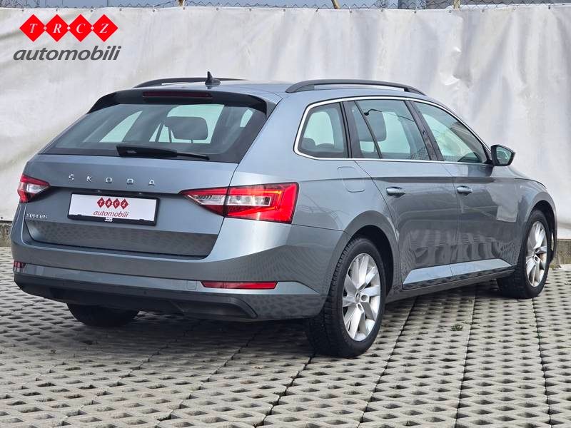 2021 Škoda Superb — fotografija 4