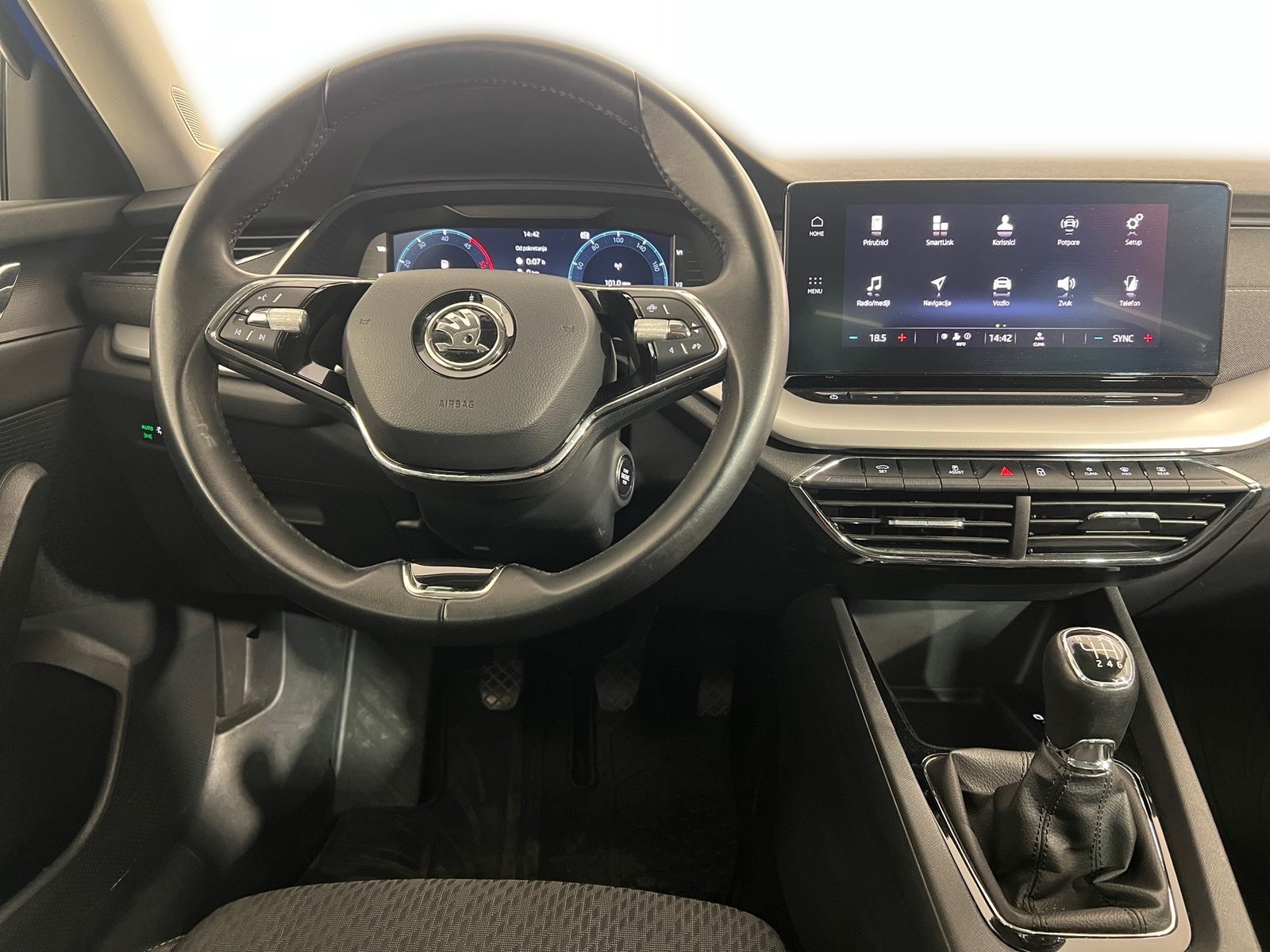 2023 Škoda Octavia — fotografija 15