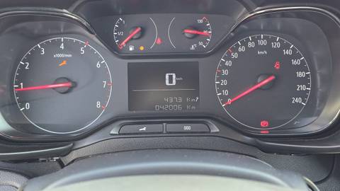 2021 Opel Combo — sličica 10