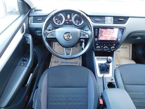 2020 Škoda Octavia Combi — sličica 8