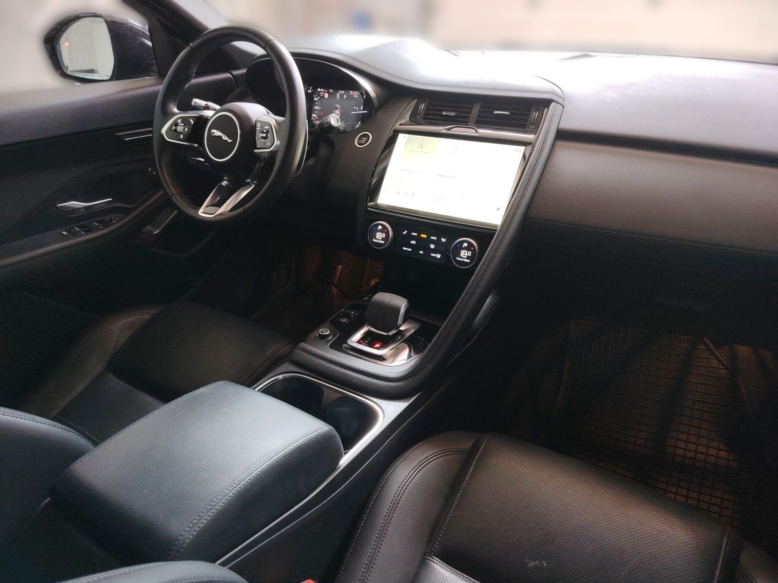 2022 Jaguar E-Pace — fotografija 22