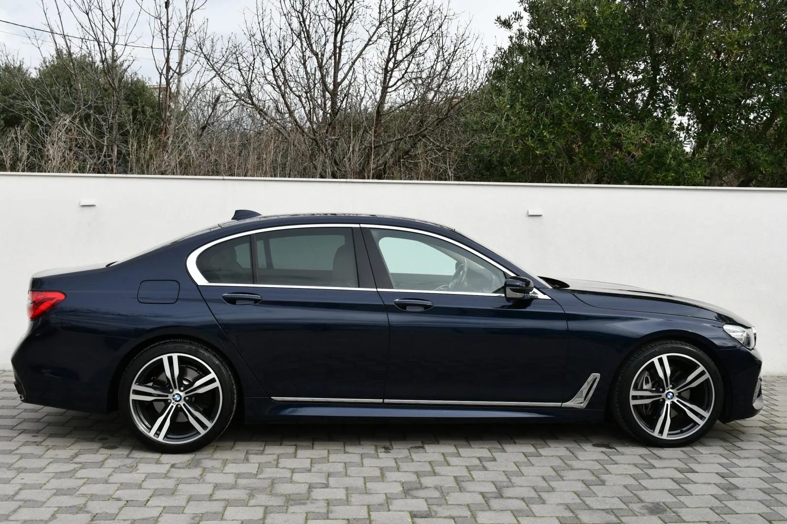 2017 BMW Serija 7 — fotografija 11