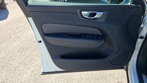 2023 Volvo XC60 — sličica 7