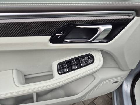 2019 Porsche Macan — sličica 24