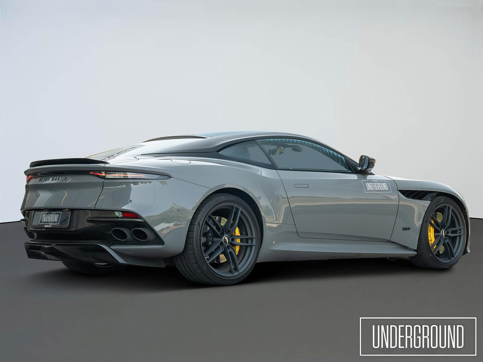 2022 Aston Martin DBS — fotografija 5