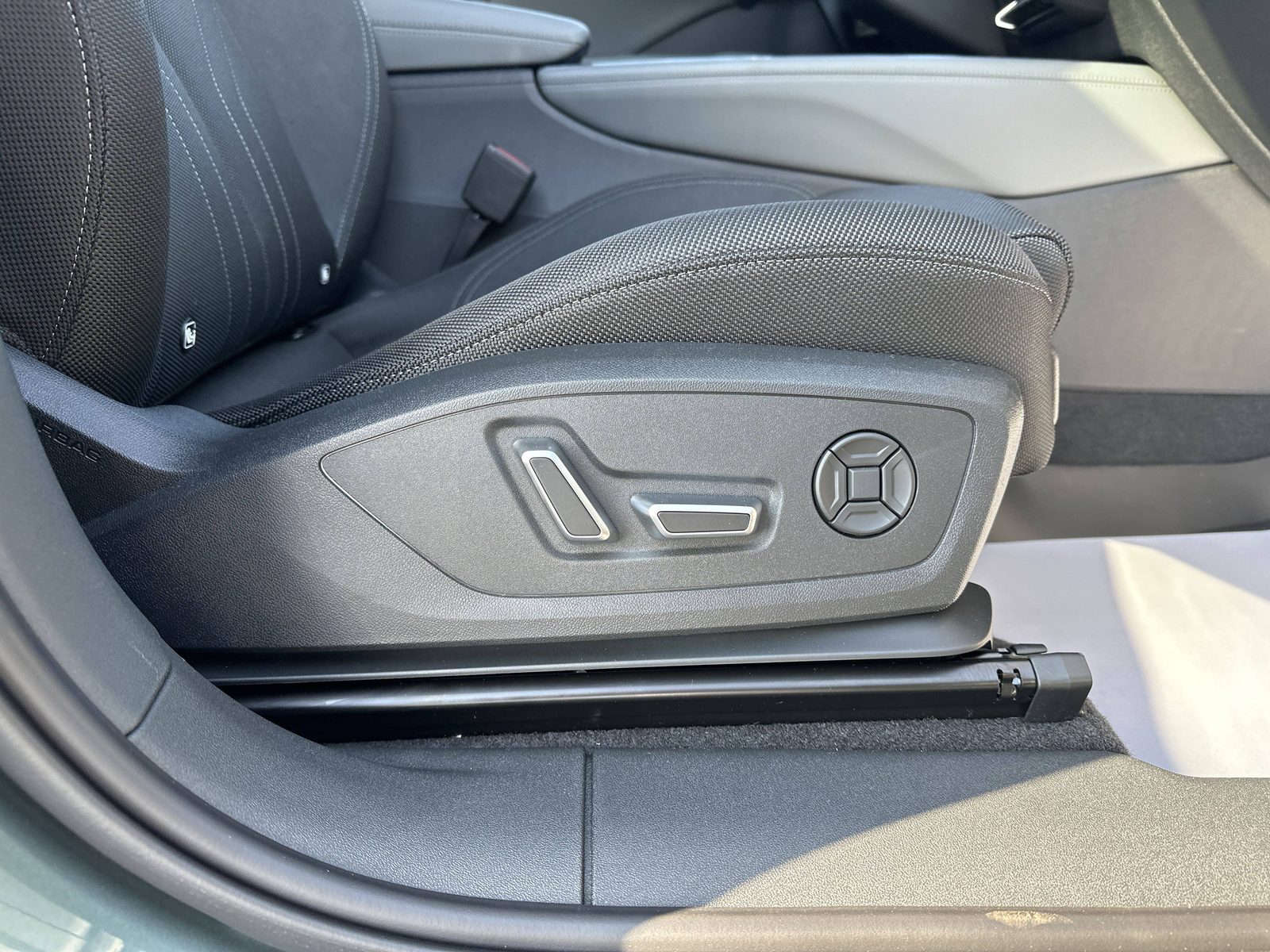 2026 Audi Q3 — fotografija 28