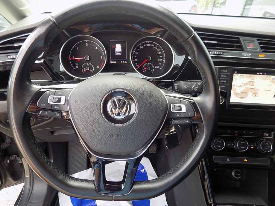 2016 Volkswagen Touran — fotografija 5
