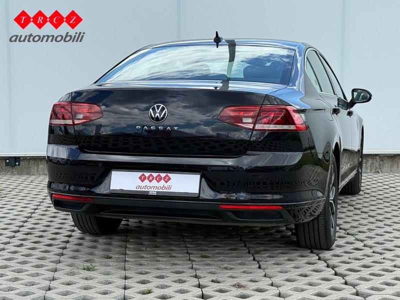 2021 Volkswagen Passat — fotografija 3