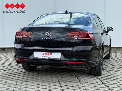 2021 Volkswagen Passat — sličica 3