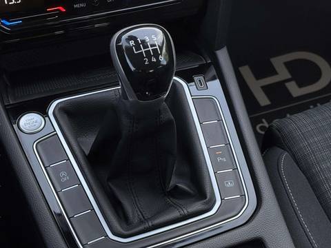 2022 Volkswagen Passat — sličica 28