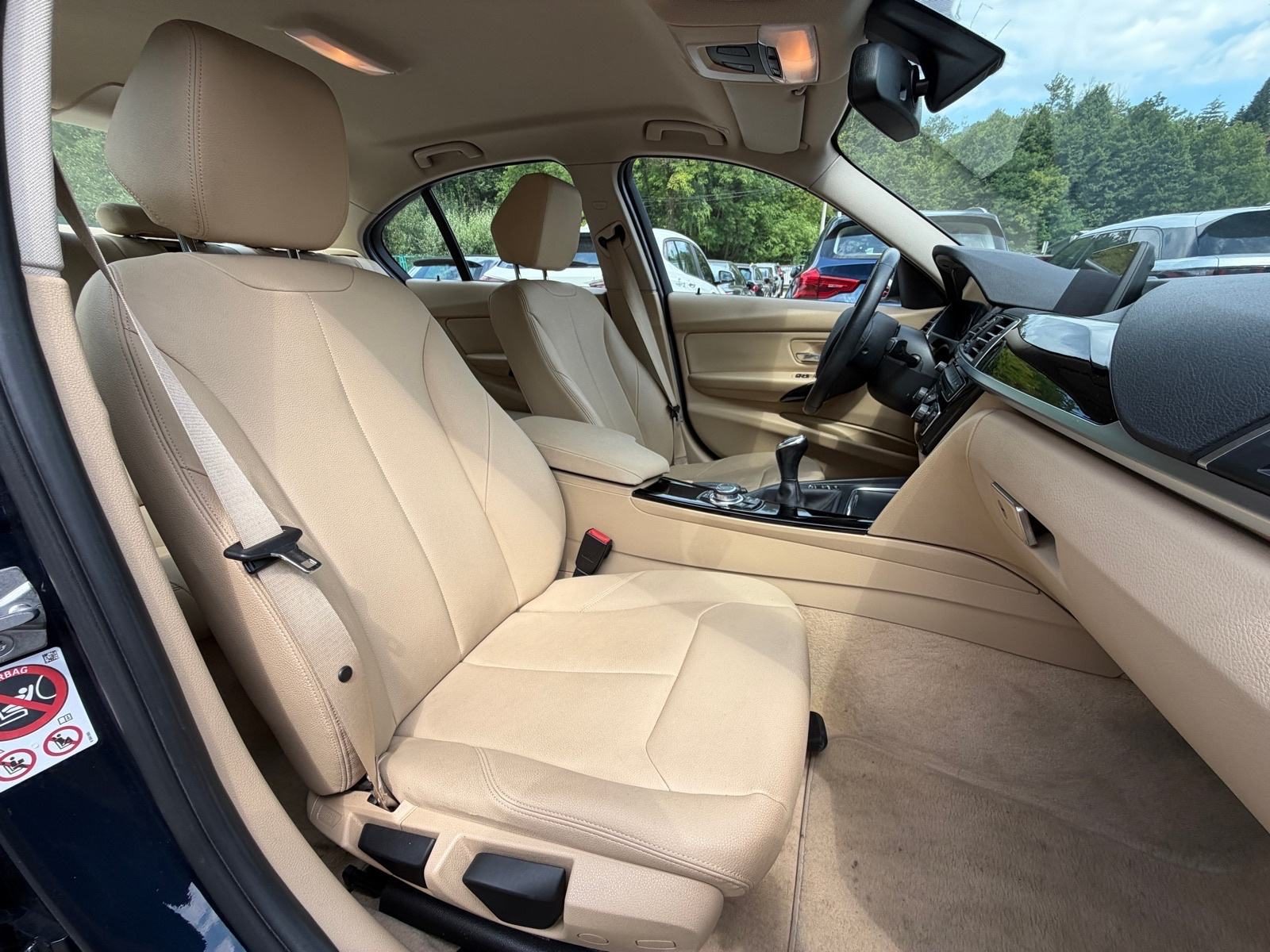 2016 BMW Serija 3 Advantage — fotografija 6
