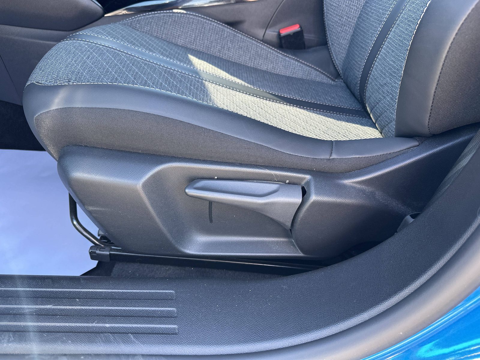 2024 Peugeot 2008 — fotografija 27