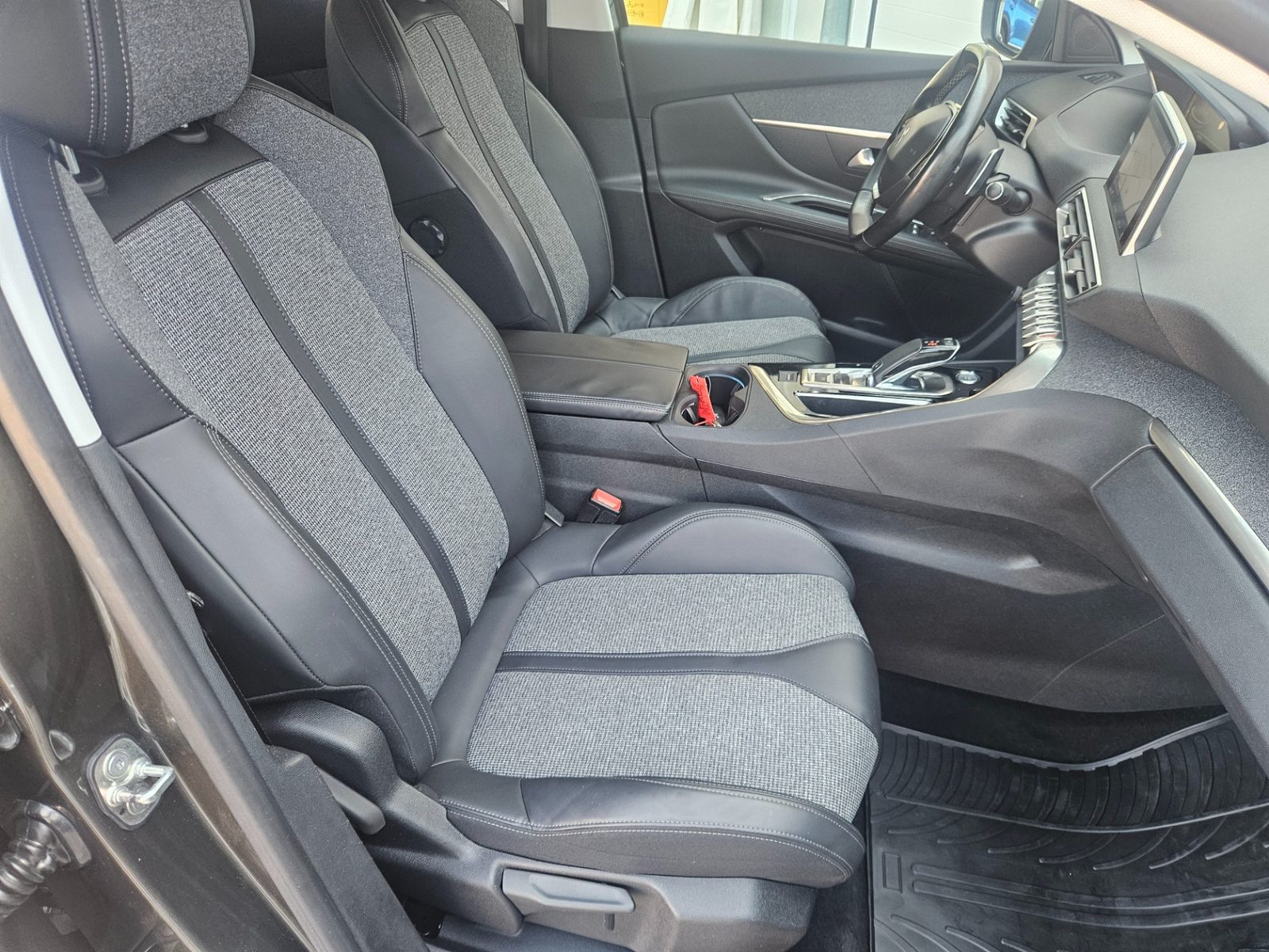 2017 Peugeot 3008 — fotografija 8