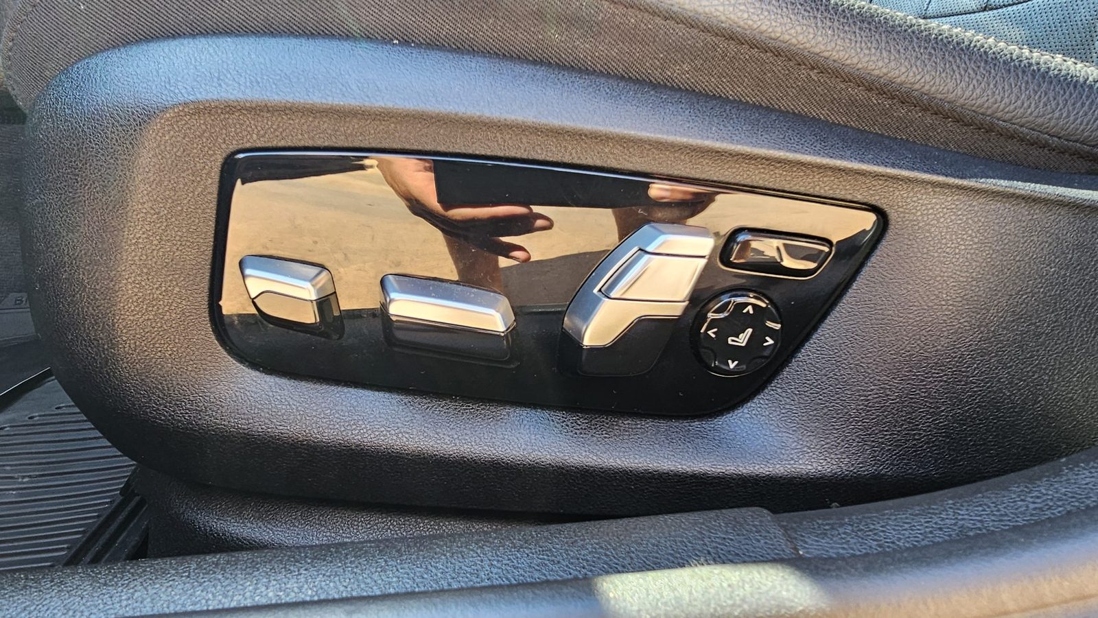 2018 BMW Serija 5 M Sport — fotografija 21