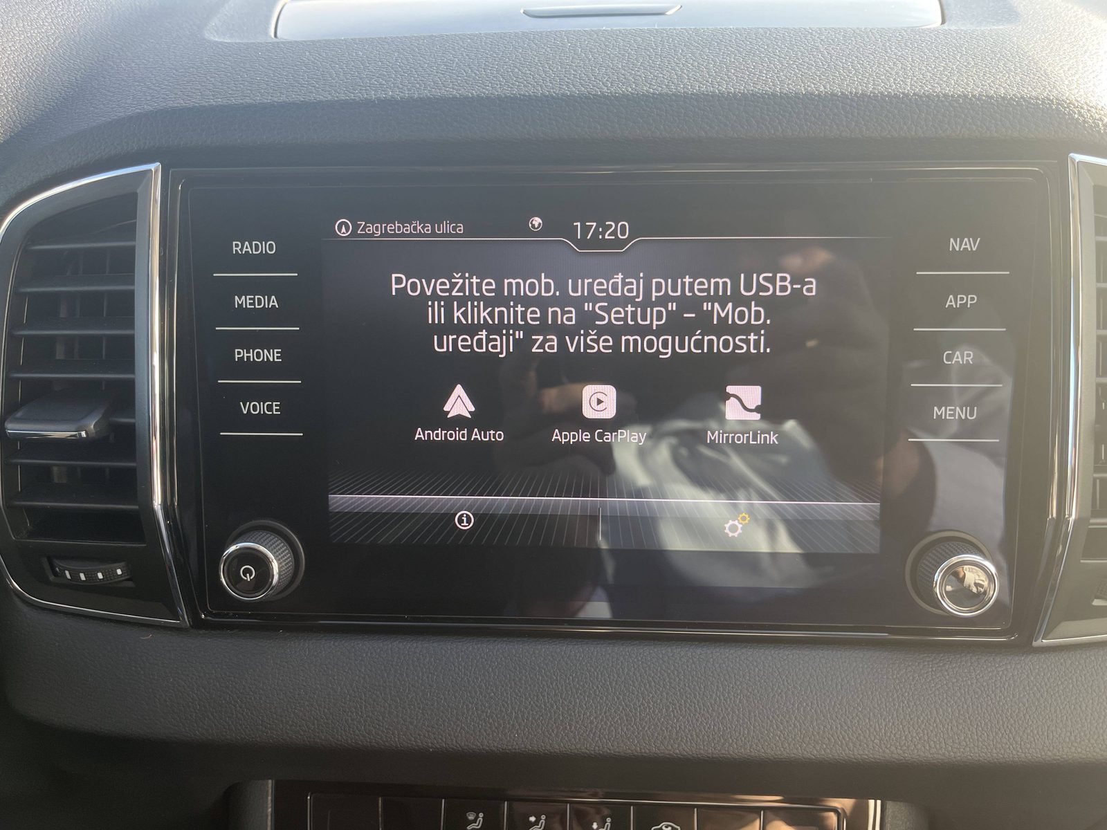 2023 Škoda Karoq — fotografija 29