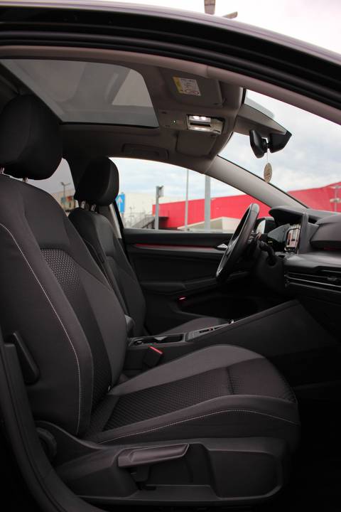 2022 Volkswagen Golf — sličica 23