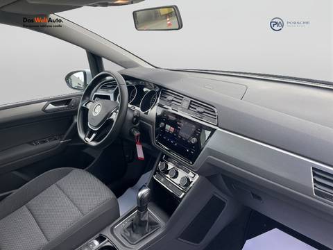 2021 Volkswagen Touran — sličica 13