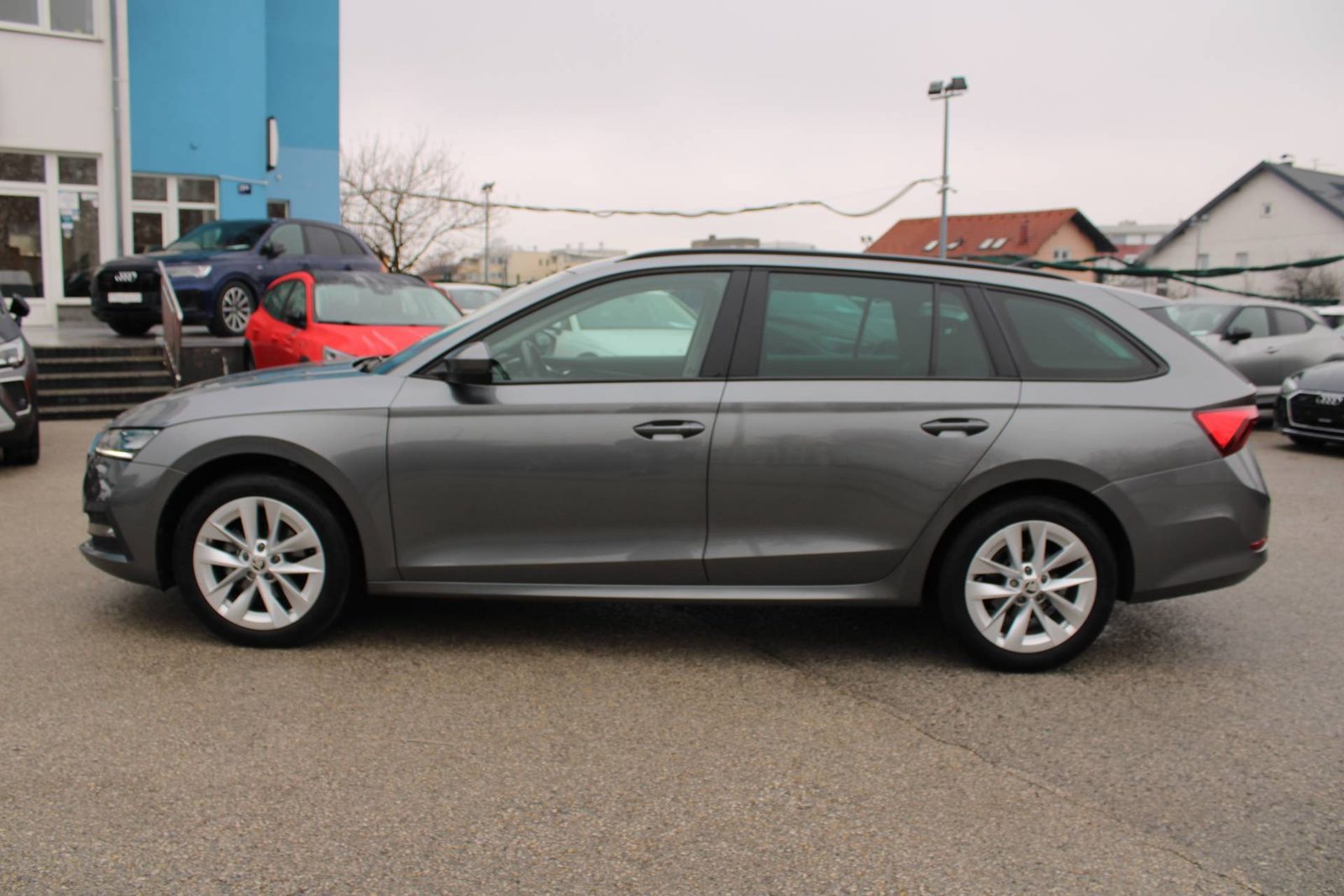 2022 Škoda Octavia Combi — fotografija 8