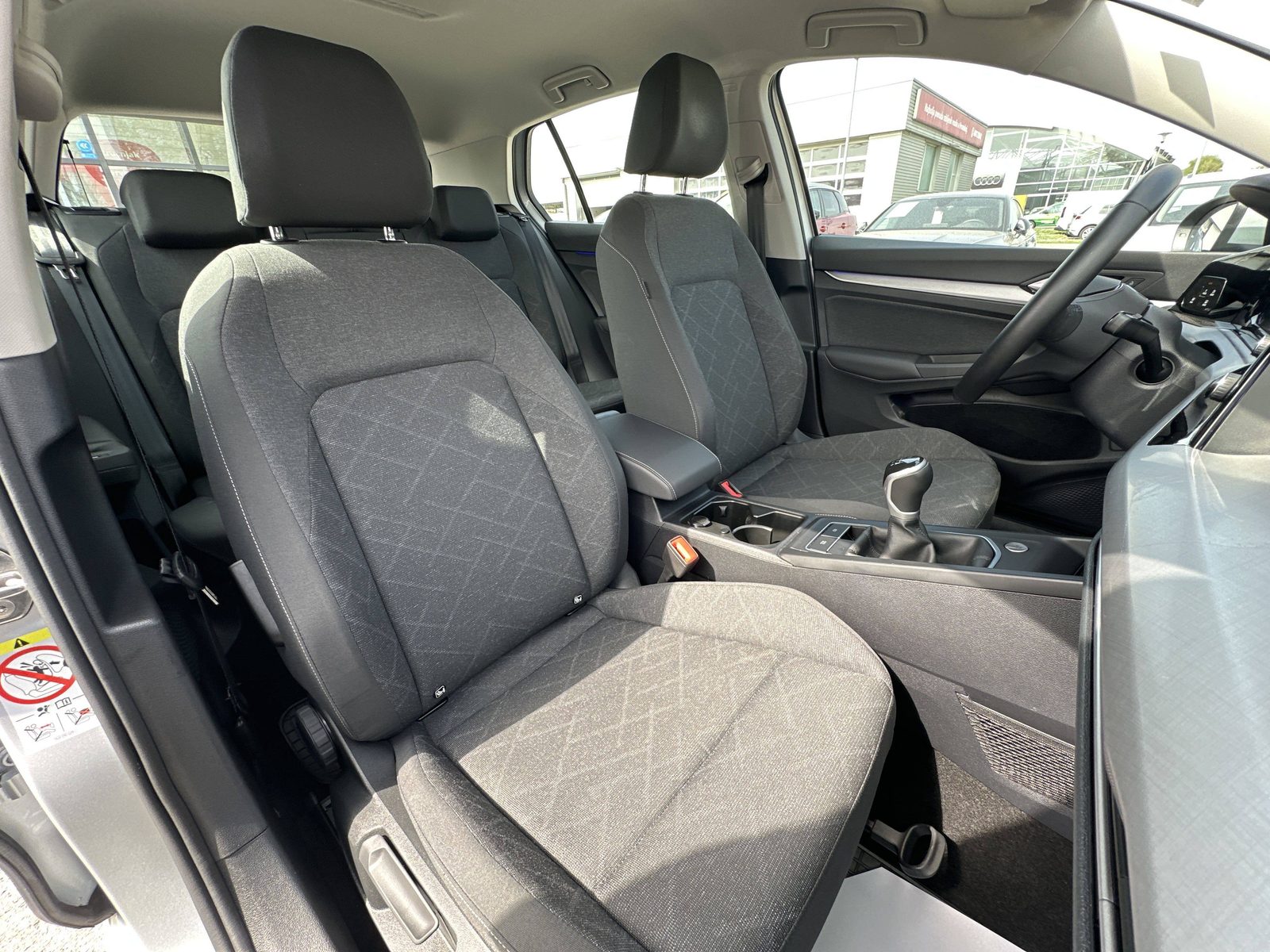 2024 Volkswagen Golf — fotografija 25