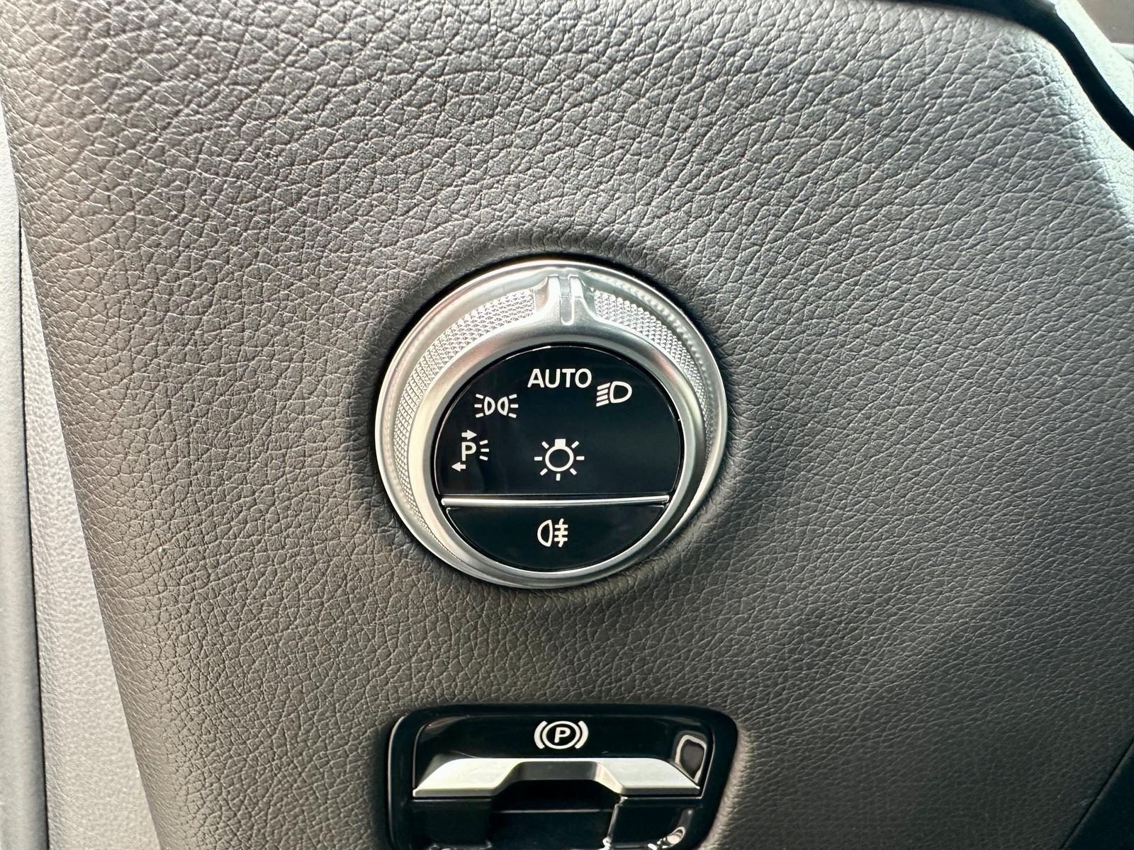 2024 Mercedes-Benz GLC — fotografija 18