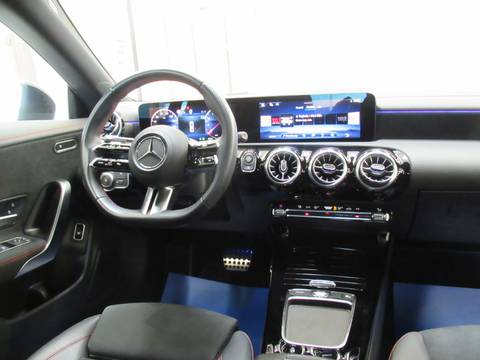 2025 Mercedes-Benz CLA — sličica 13