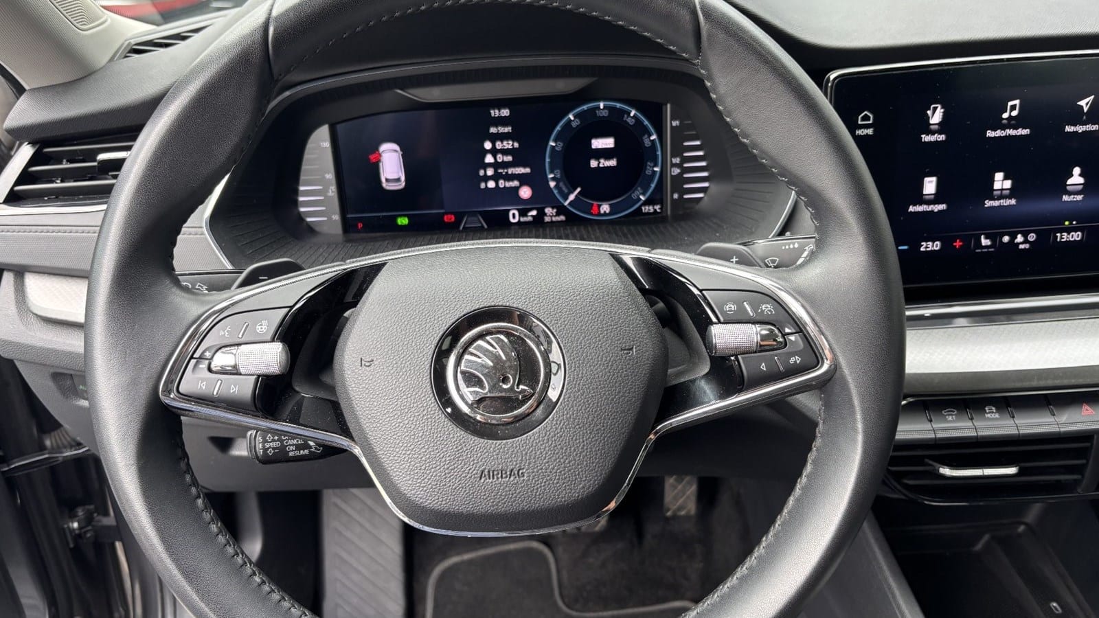 2023 Škoda Octavia — fotografija 13