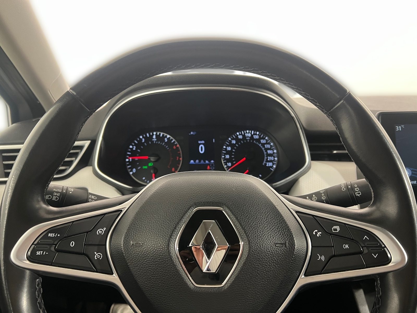 2021 Renault Clio — fotografija 15