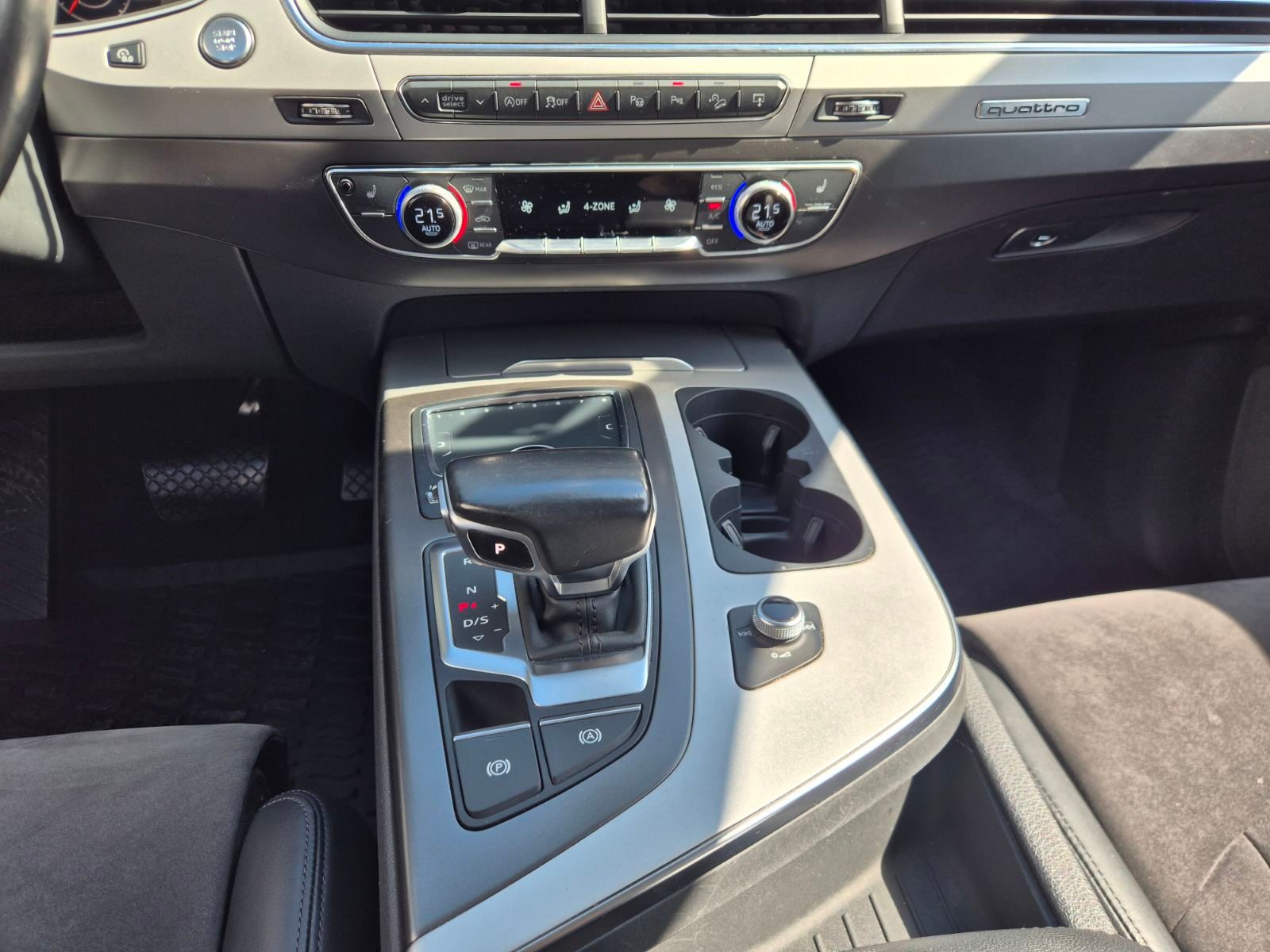 2016 Audi Q7 S line — fotografija 21