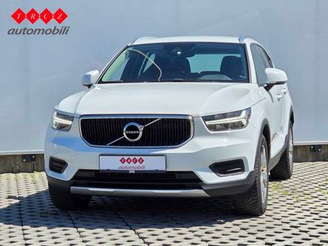 2022 Volvo XC40 — sličica 2