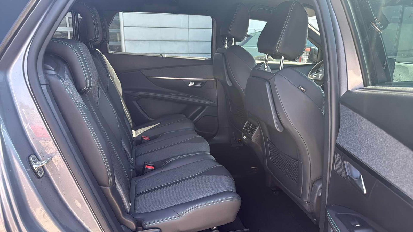 2023 Peugeot 5008 — fotografija 10