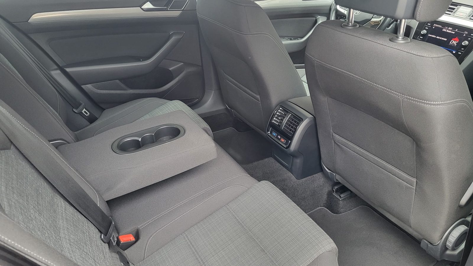 2021 Volkswagen Passat — fotografija 29
