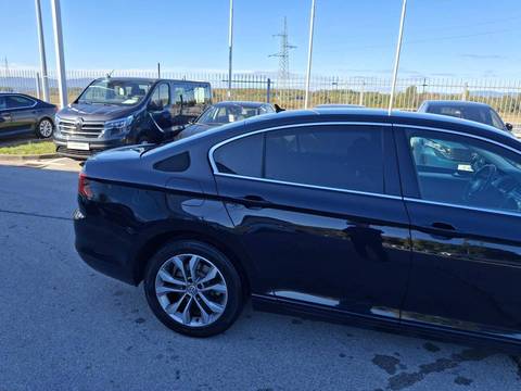 2018 Volkswagen Passat — sličica 17