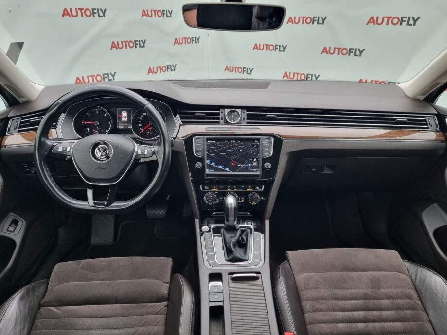 2015 Volkswagen Passat Highline — fotografija 12