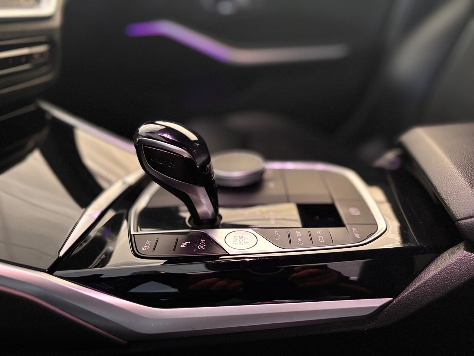 2020 BMW Serija 3 Sport Line — fotografija 20