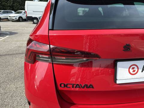 2021 Škoda Octavia Combi — sličica 14