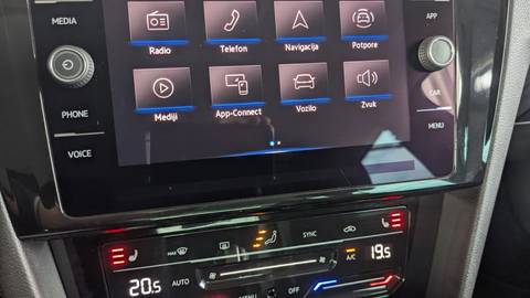 2023 Volkswagen Passat — sličica 22