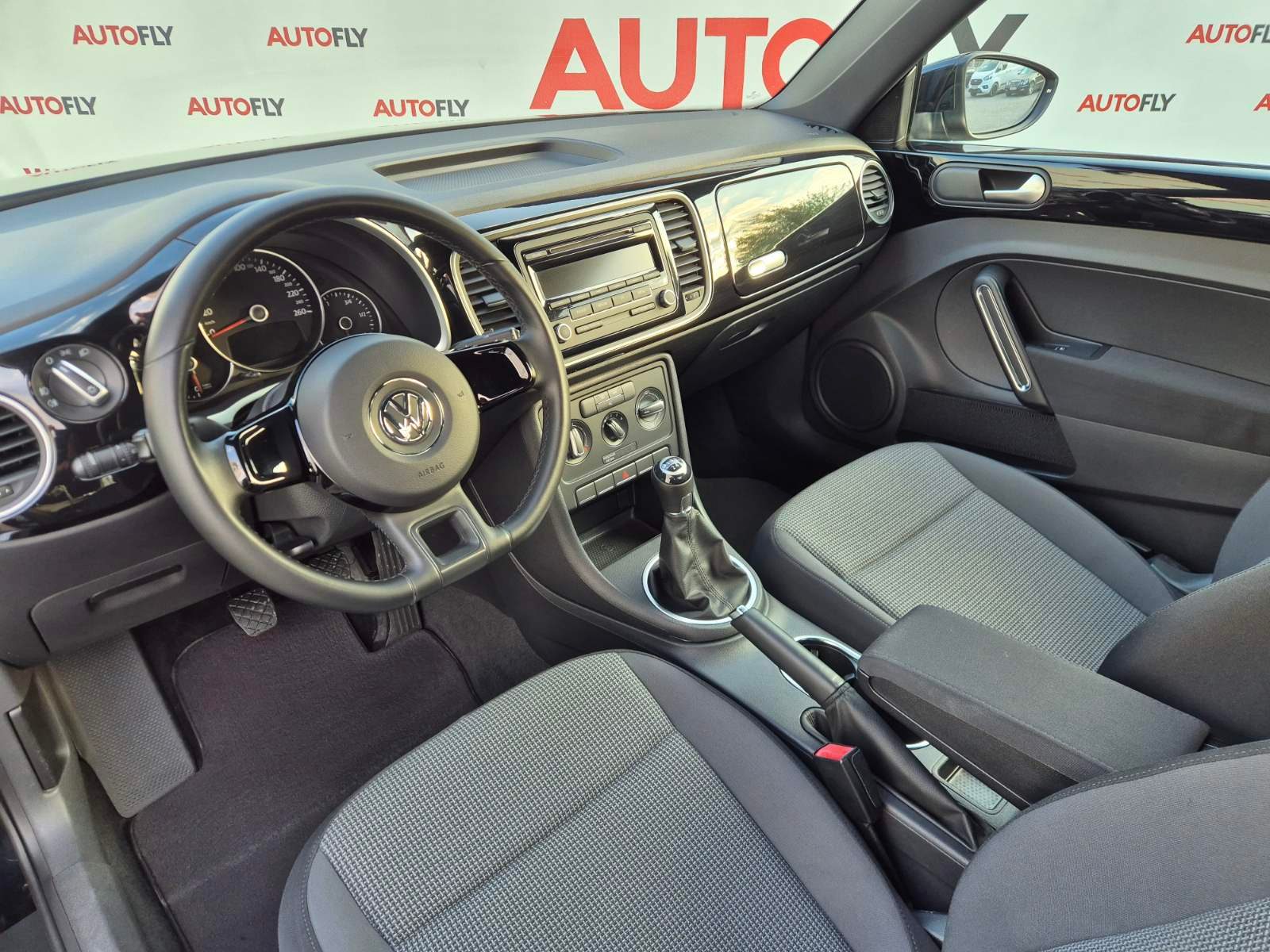 2012 Volkswagen Beetle — fotografija 16