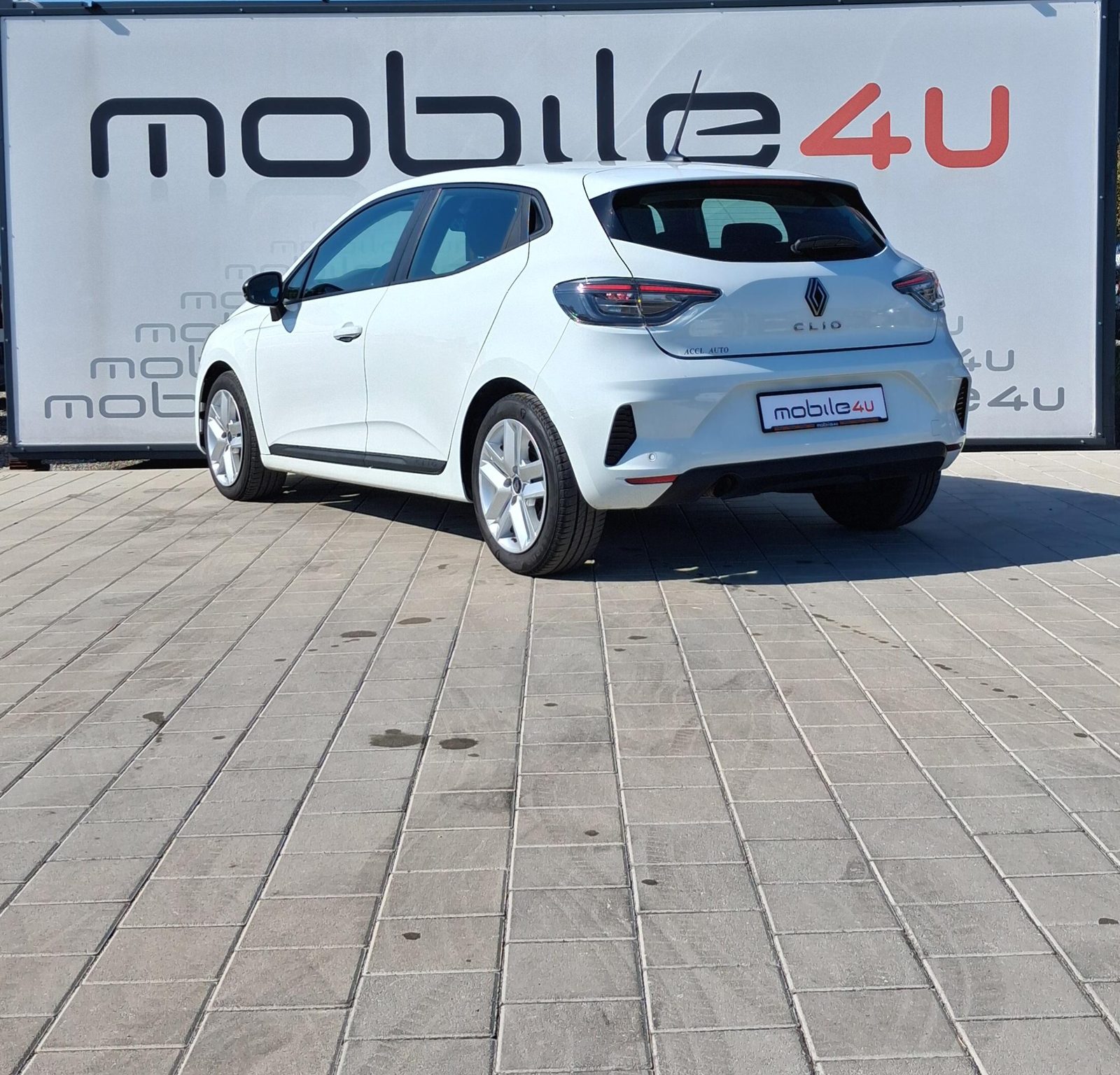 2024 Renault Clio — fotografija 4