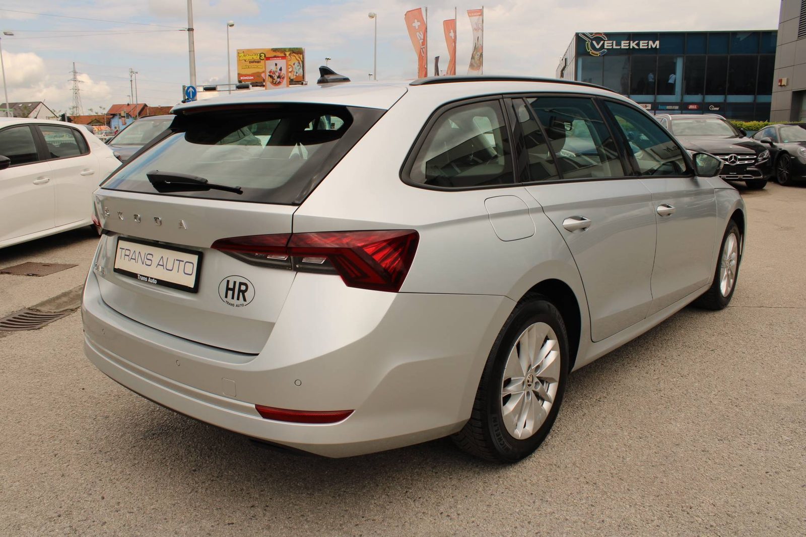 2022 Škoda Octavia Combi — fotografija 5