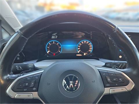 2022 Volkswagen Golf — sličica 8