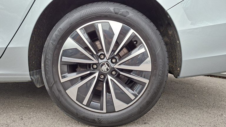 2025 Škoda Superb — fotografija 27