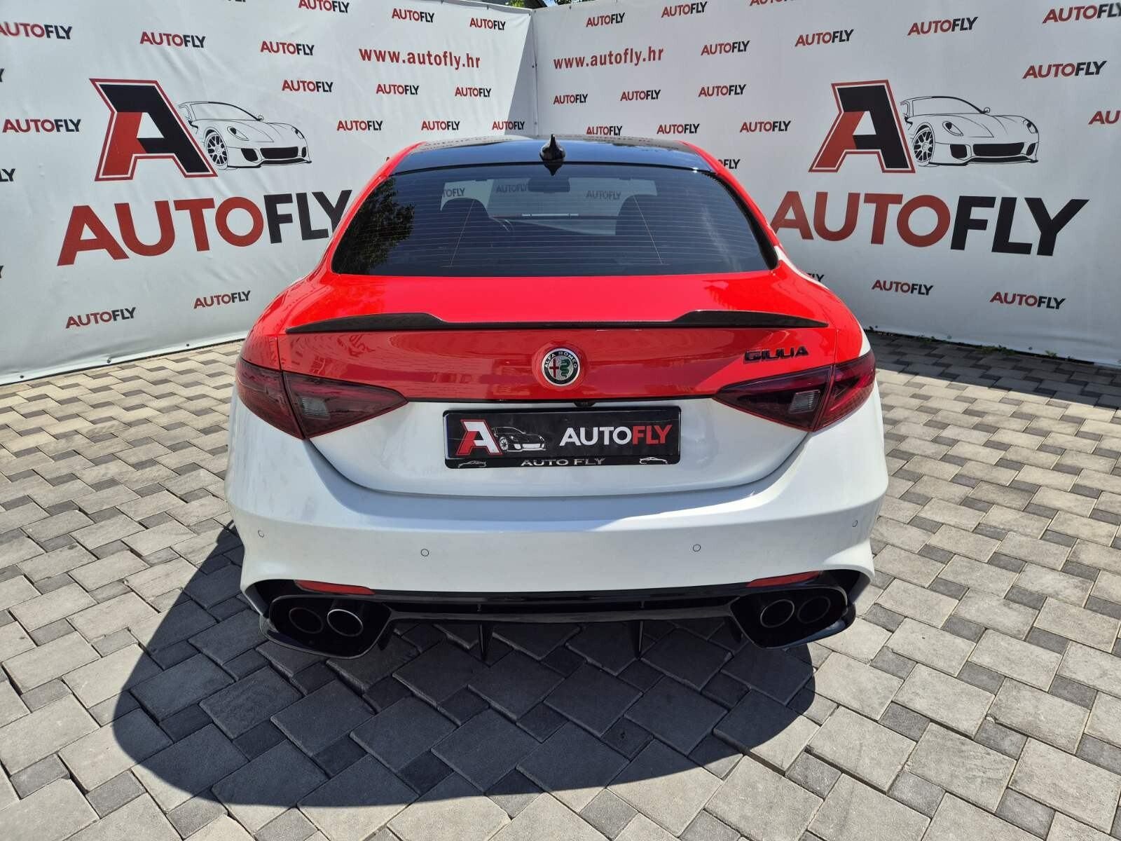 2017 Alfa Romeo Giulia — fotografija 7